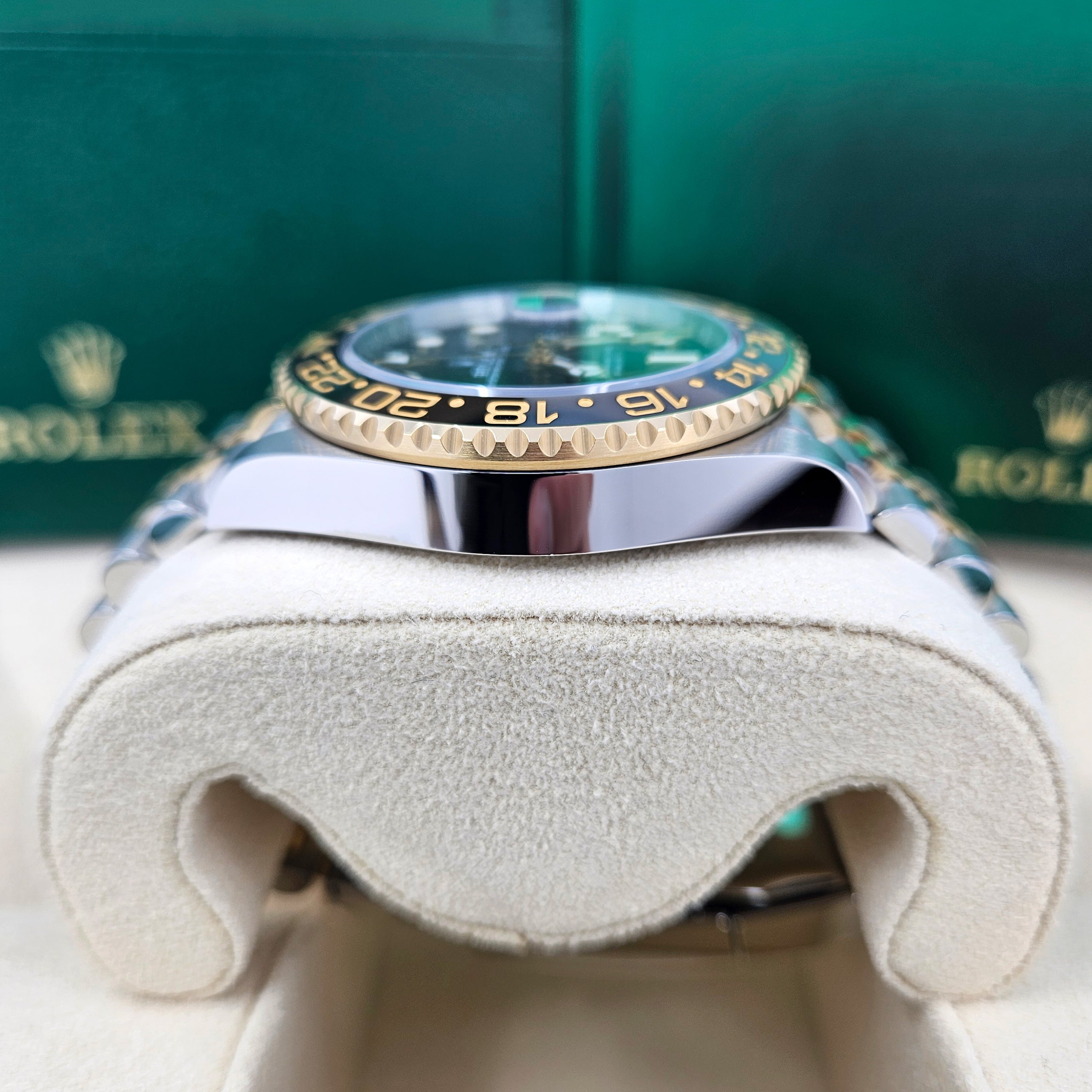 Rolex GMT-Master II, 40mm, Oystersteel and 18k Yellow Gold, Ref# 126713GRNR-0001 - Image 8