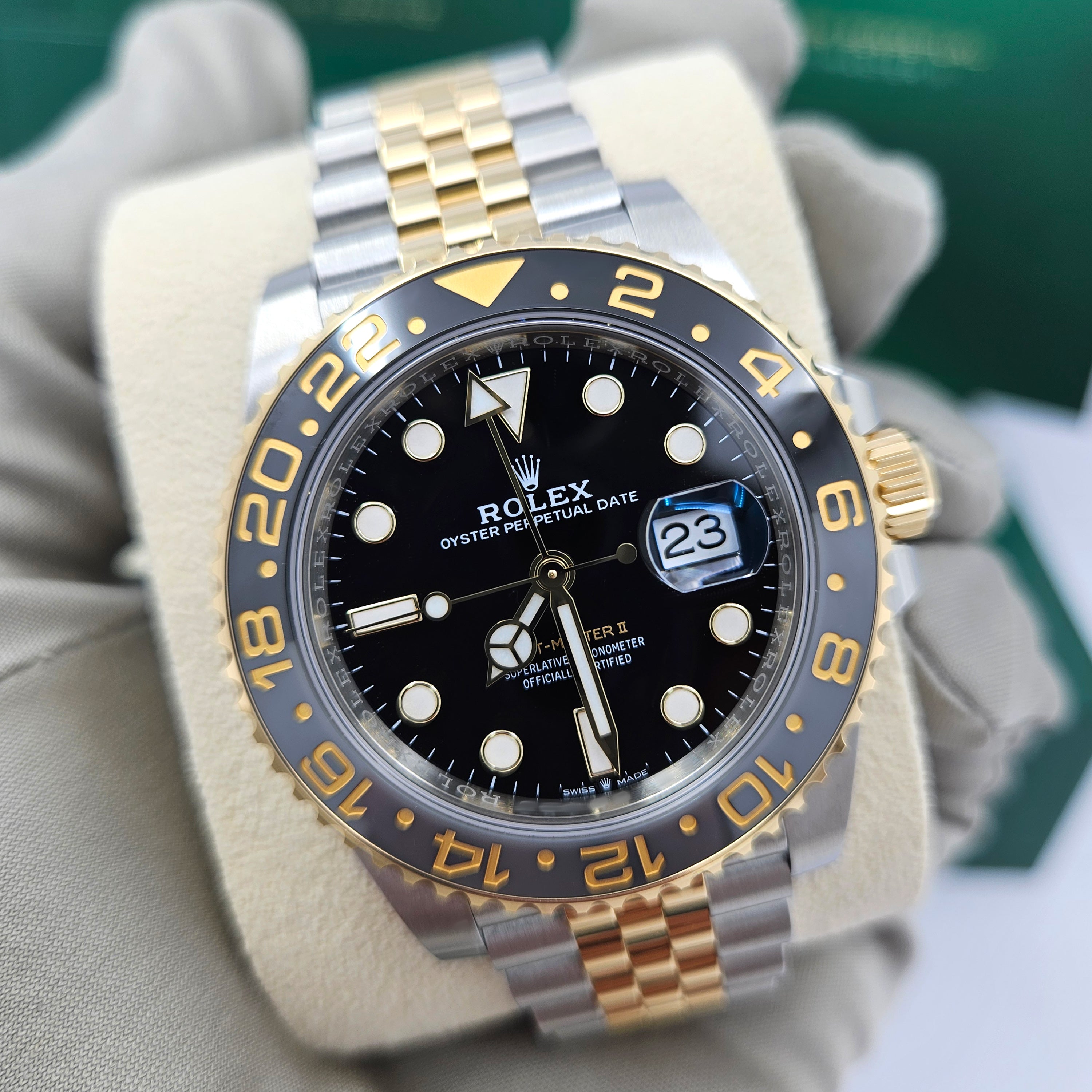 Rolex GMT-Master II, 40mm, Oystersteel and 18k Yellow Gold, Ref# 126713GRNR-0001 - Image 10