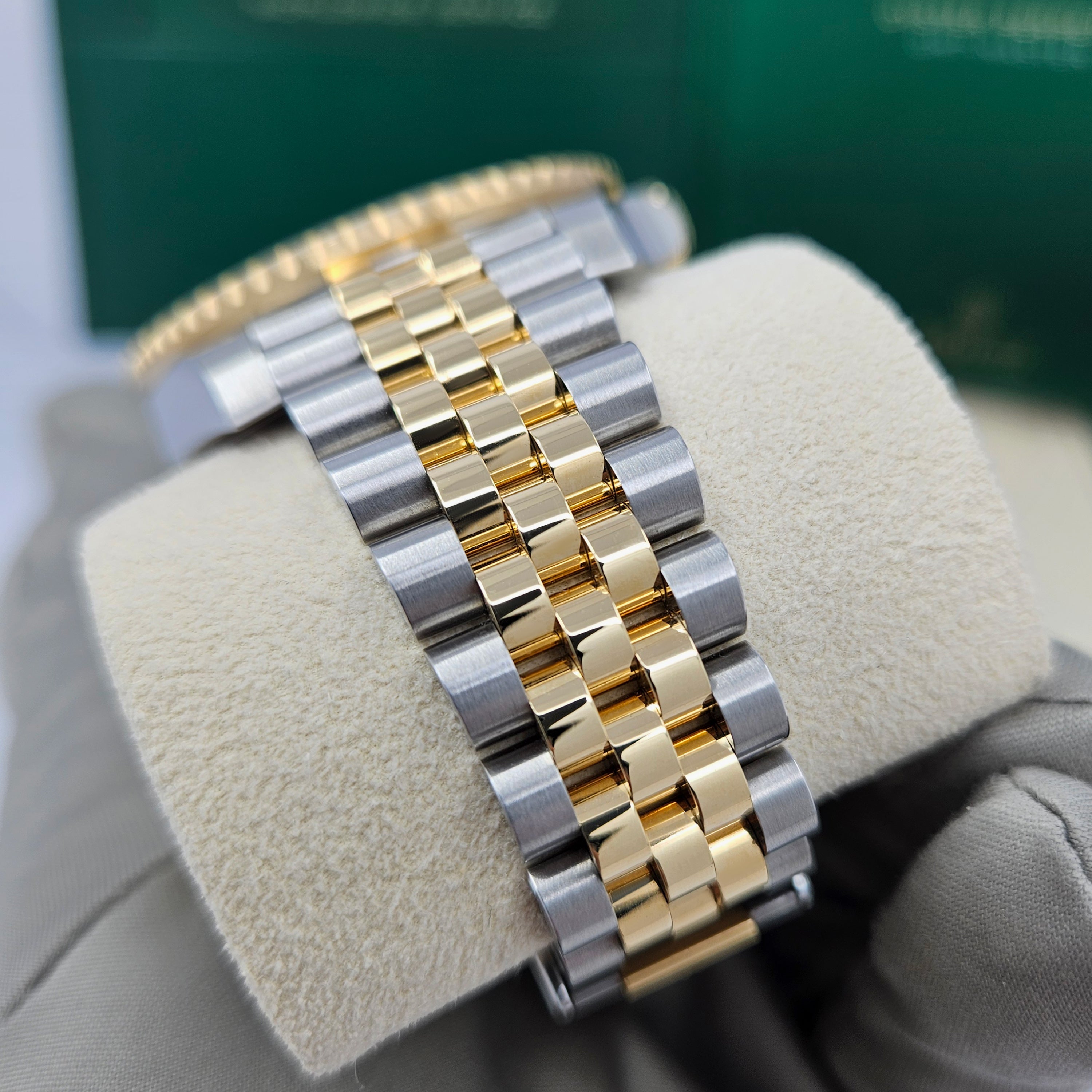 Rolex GMT-Master II, 40mm, Oystersteel and 18k Yellow Gold, Ref# 126713GRNR-0001 - Image 11