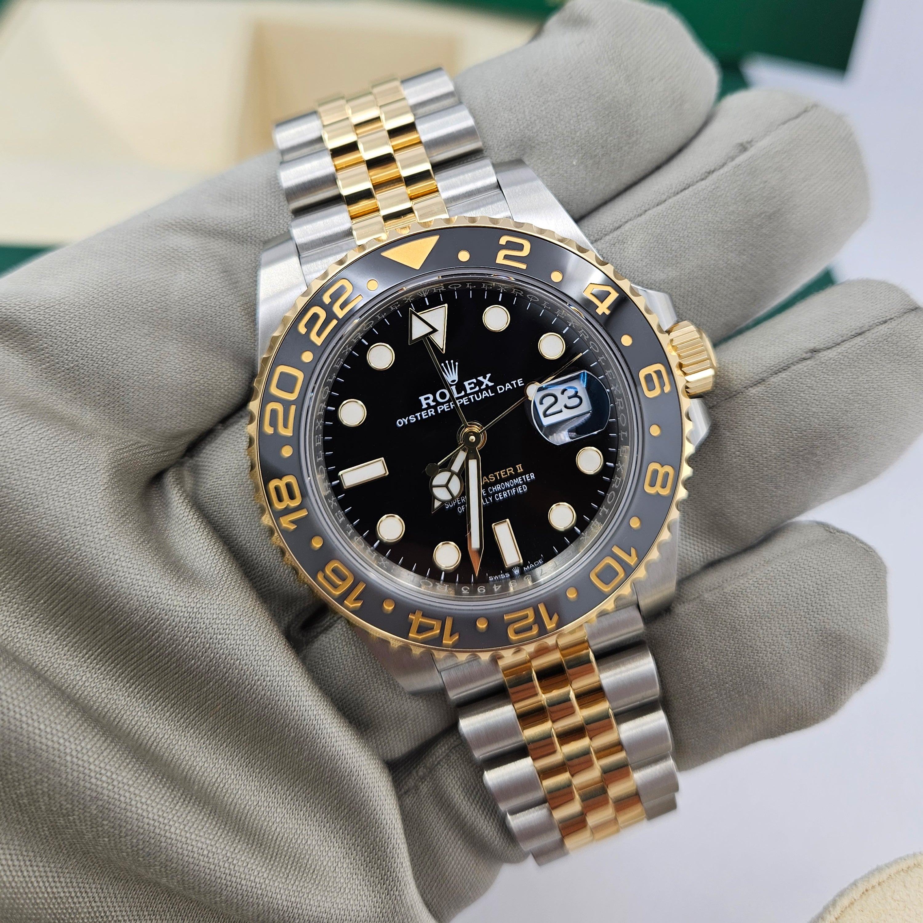 Rolex GMT-Master II, 40mm, Oystersteel and 18k Yellow Gold, Ref# 126713GRNR-0001 - Image 14
