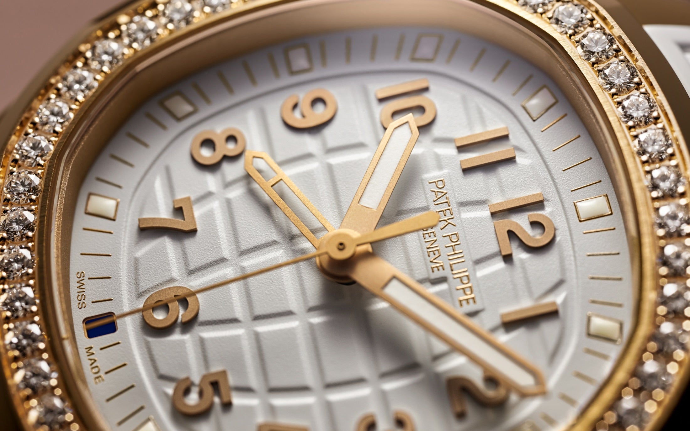 Patek Philippe Aquanaut Luce Travel Time, 18k Rose Gold, 38,8mm, Ref# 5269/200R-001 - Image 4