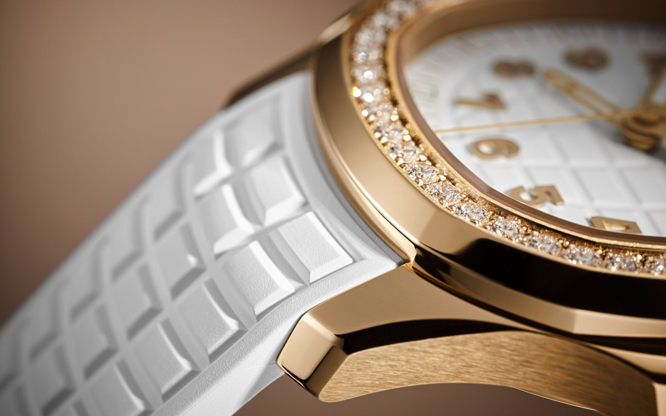 Patek Philippe Aquanaut Luce Travel Time, 18k Rose Gold, 38,8mm, Ref# 5269/200R-001 - Image 9