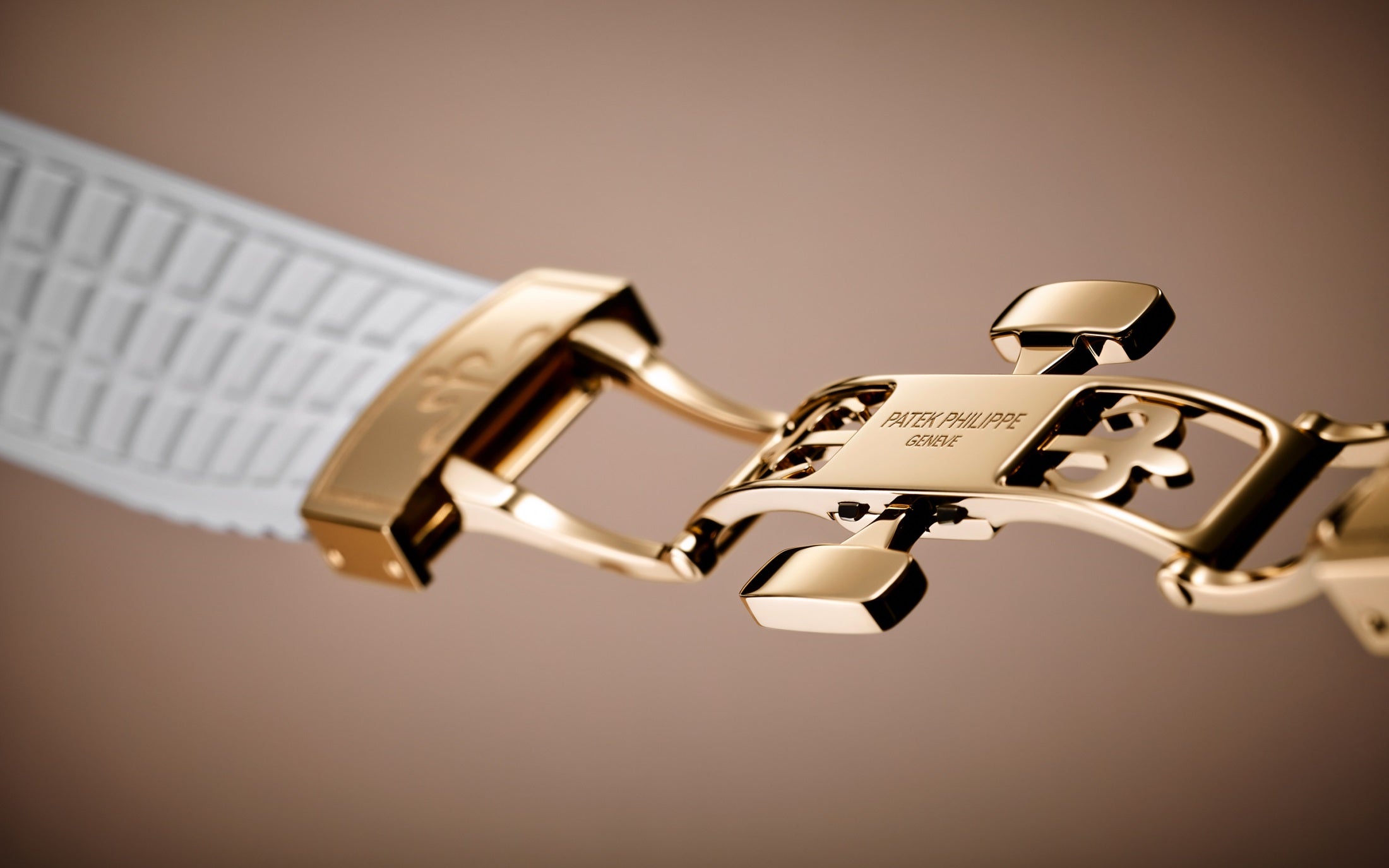 Patek Philippe Aquanaut Luce Travel Time, 18k Rose Gold, 38,8mm, Ref# 5269/200R-001 - Image 15