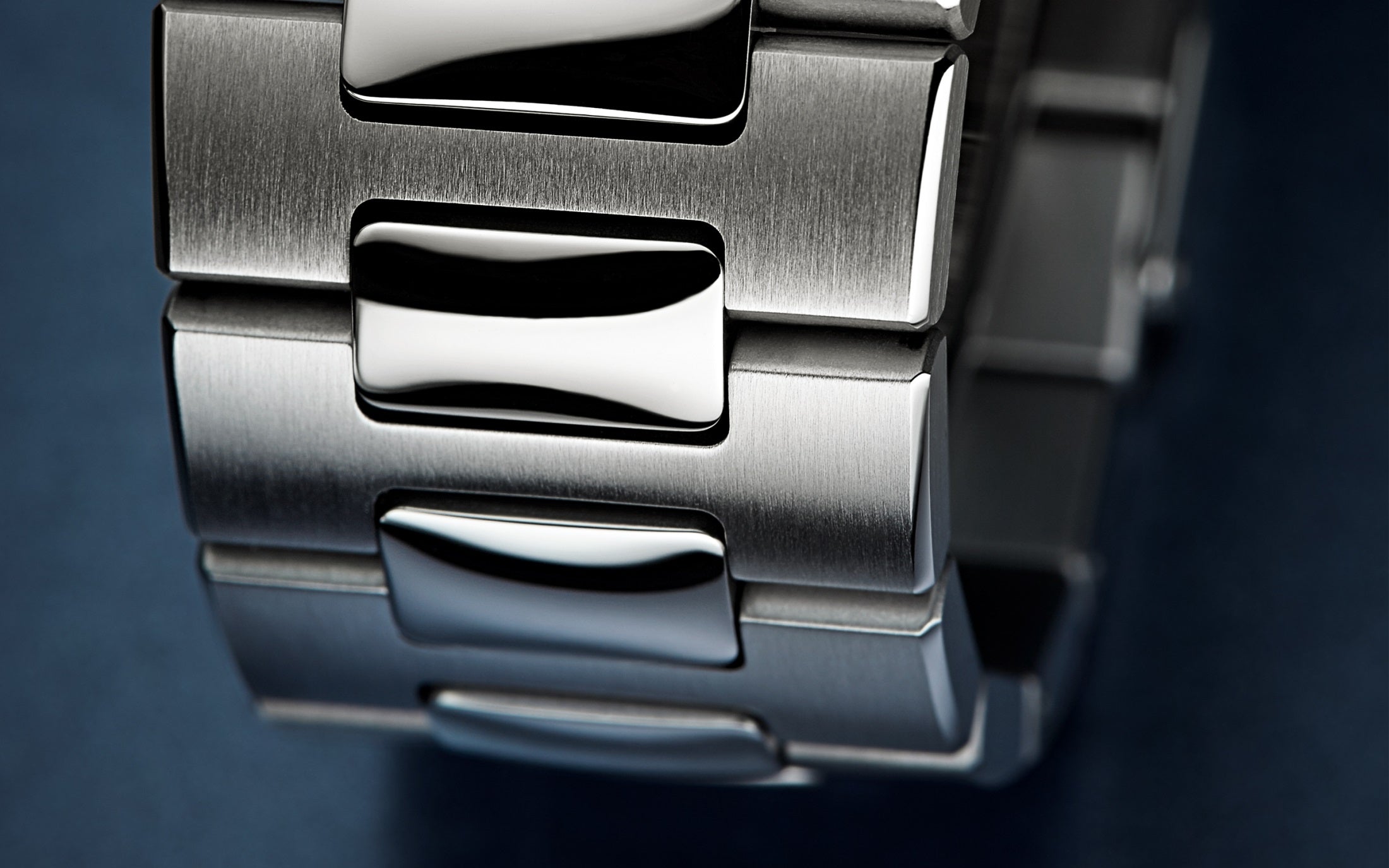 Patek Philippe Nautilus Annual Calendar, Moon Phases Watch, Stainless Steel, 40,5 mm, Ref# 5726/1A-014 - Image 15