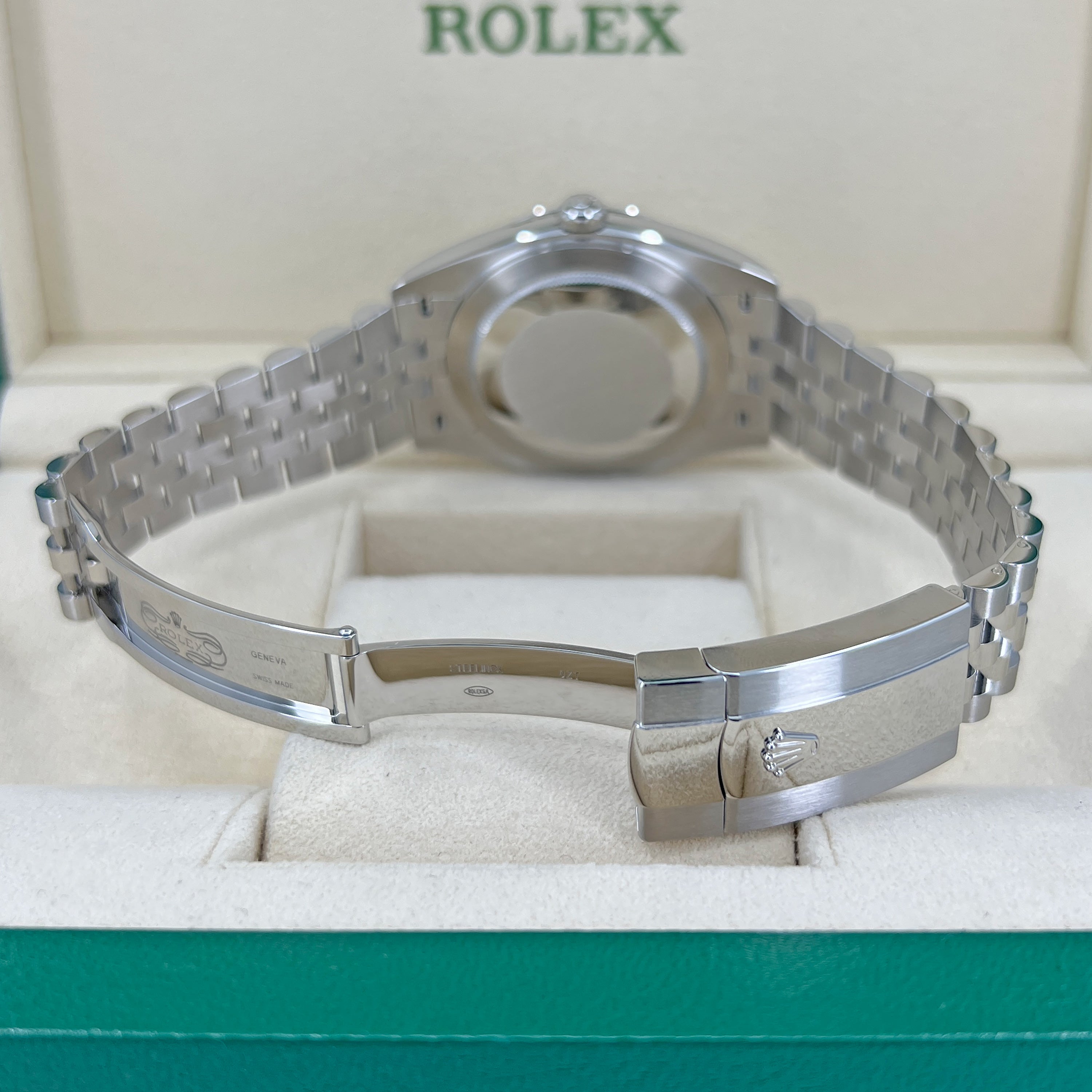 Rolex Datejust 41 Oystersteel and 18K White Gold 41 mm White Dial, Ref# 126334-0010 - Image 12