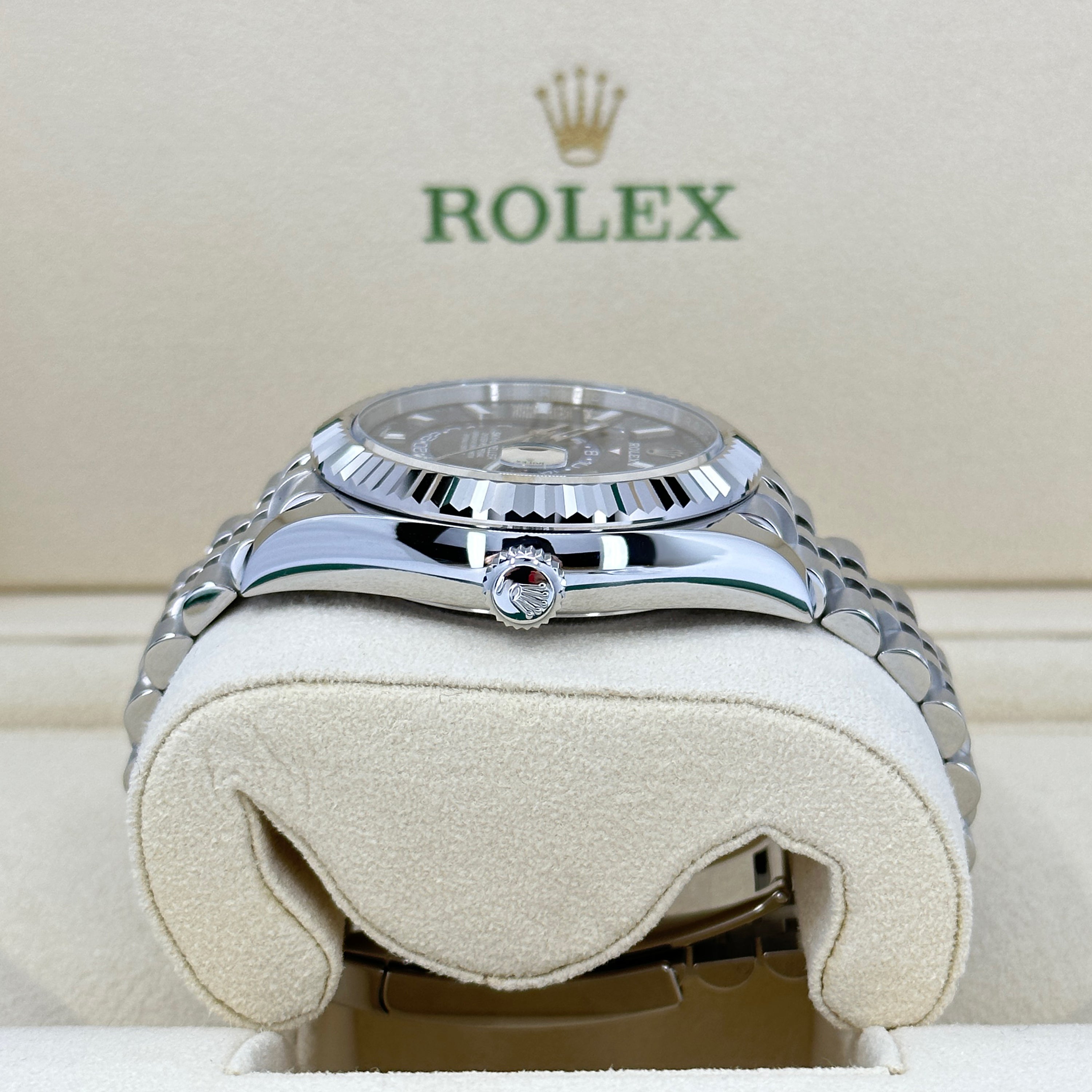 Rolex Sky-Dweller, 42mm, Oystersteel and 18k White Gold, Blue, Jubilee, Ref# 336934-0006 - Image 6