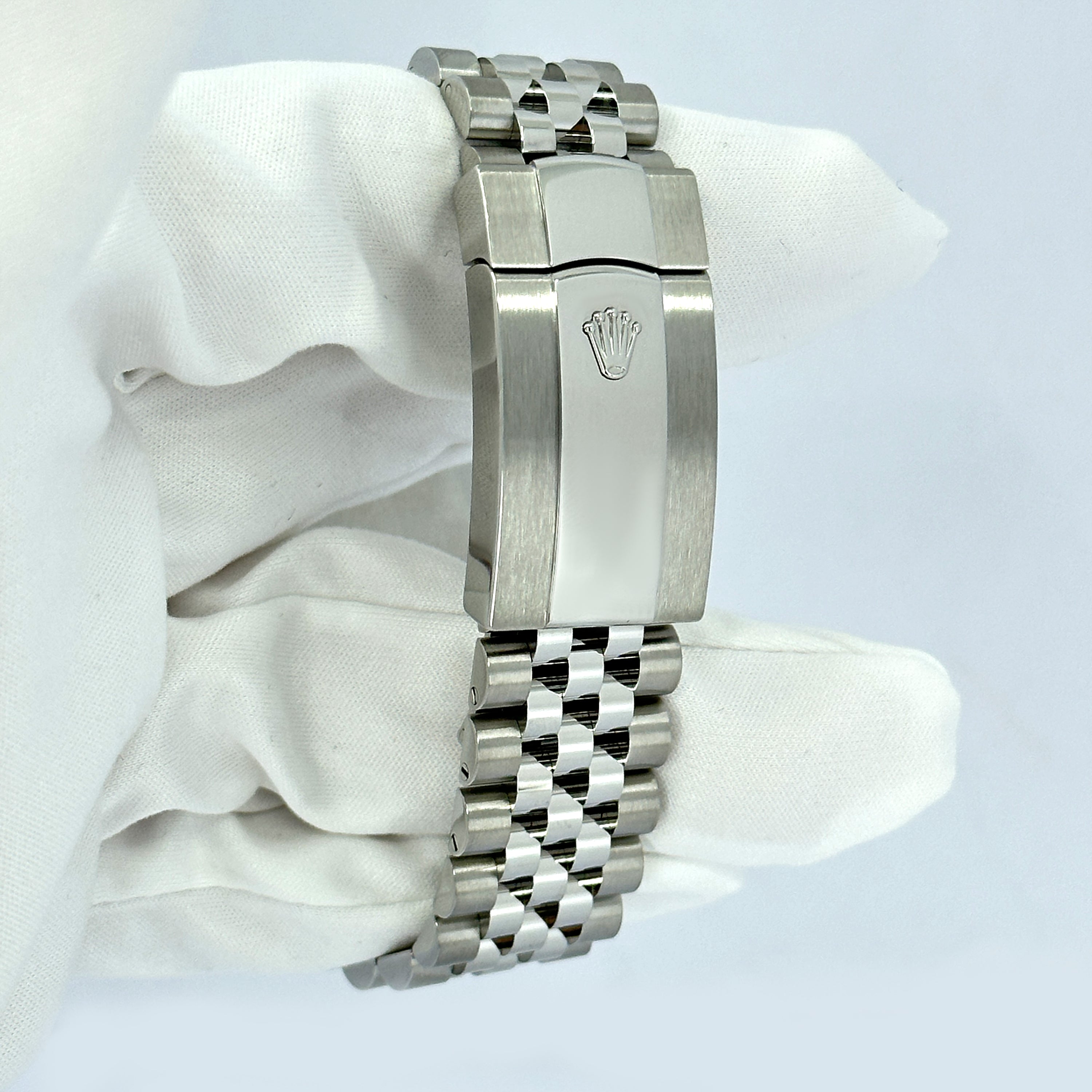 Rolex Sky-Dweller, 42mm, Oystersteel and 18k White Gold, Blue, Jubilee, Ref# 336934-0006 - Image 13