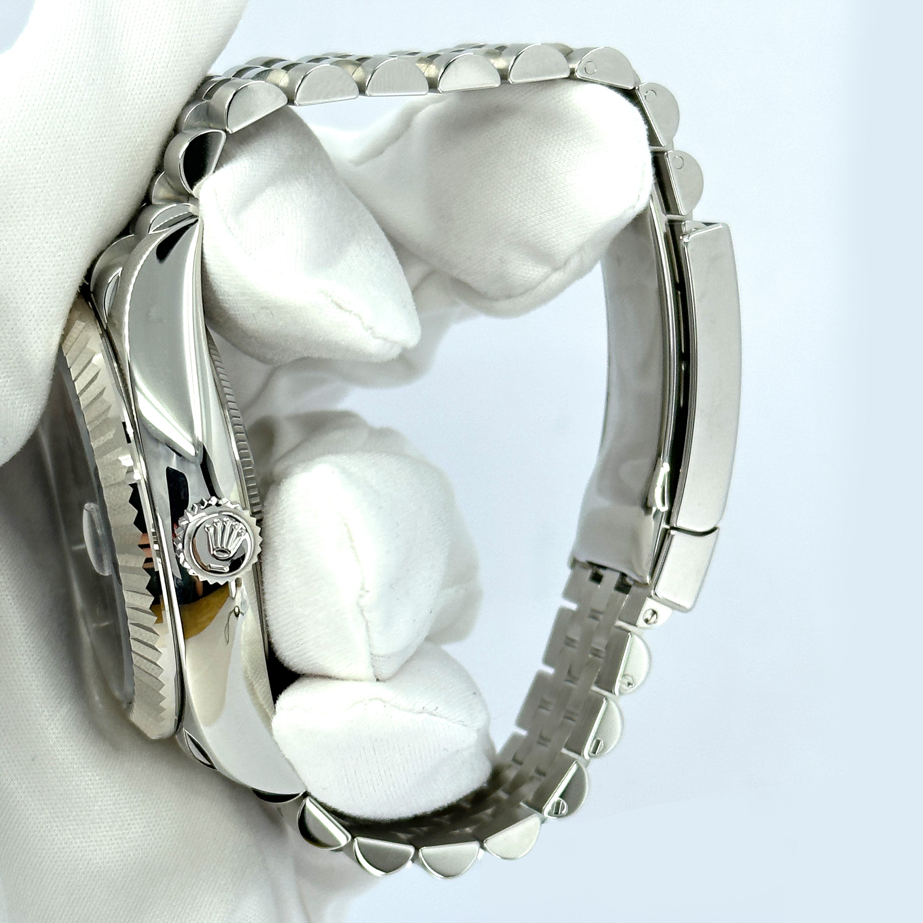 Rolex Sky-Dweller, 42mm, Oystersteel and 18k White Gold, Blue, Jubilee, Ref# 336934-0006 - Image 14