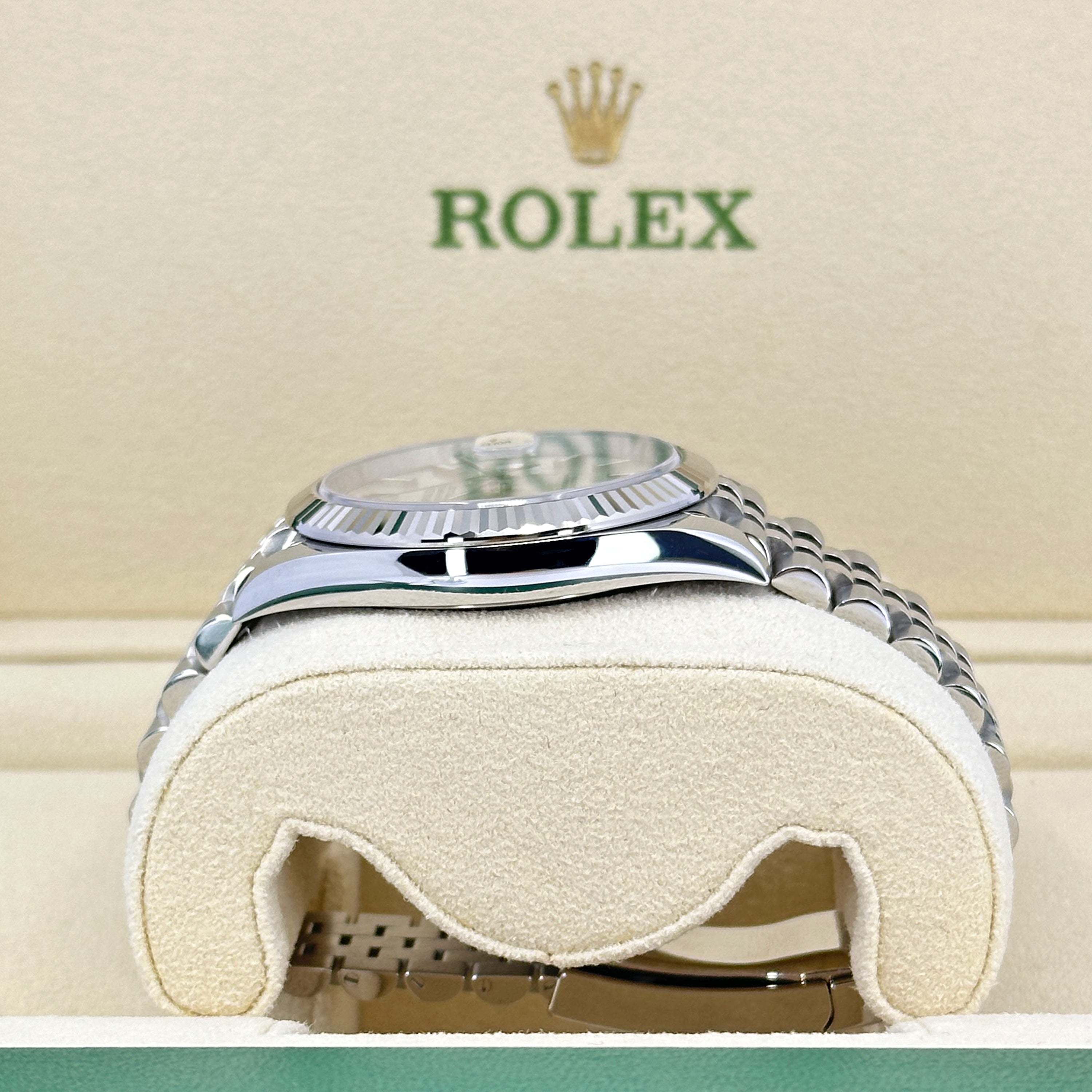 Rolex Datejust 41, Stainless Steel and 18k White Gold, 41mm, Ref# 126334-0004 - Image 4