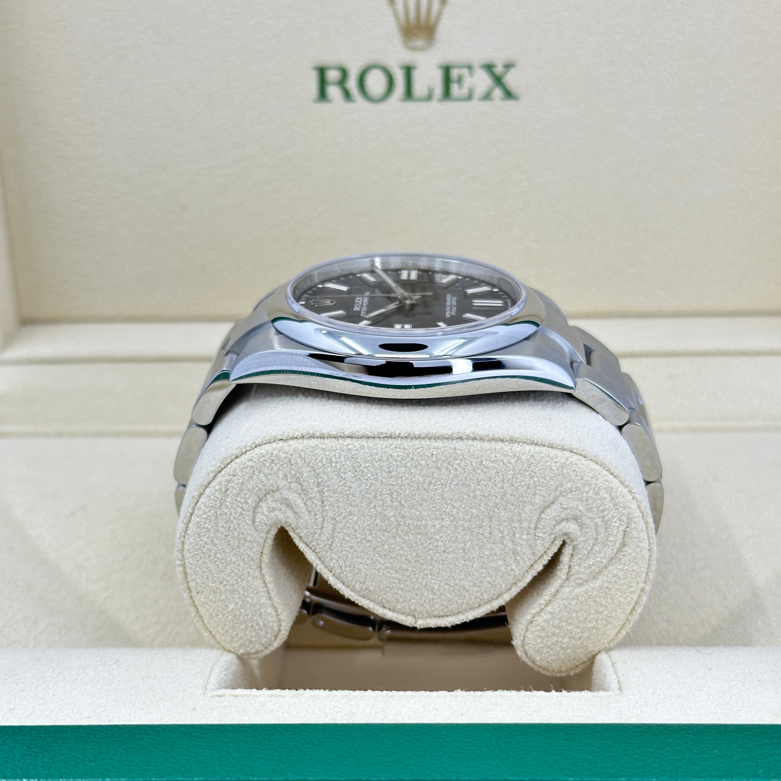 Rolex Oyster Perpetual No Date, Oysterteel, 41mm, Ref# 124300-0002 - Image 3