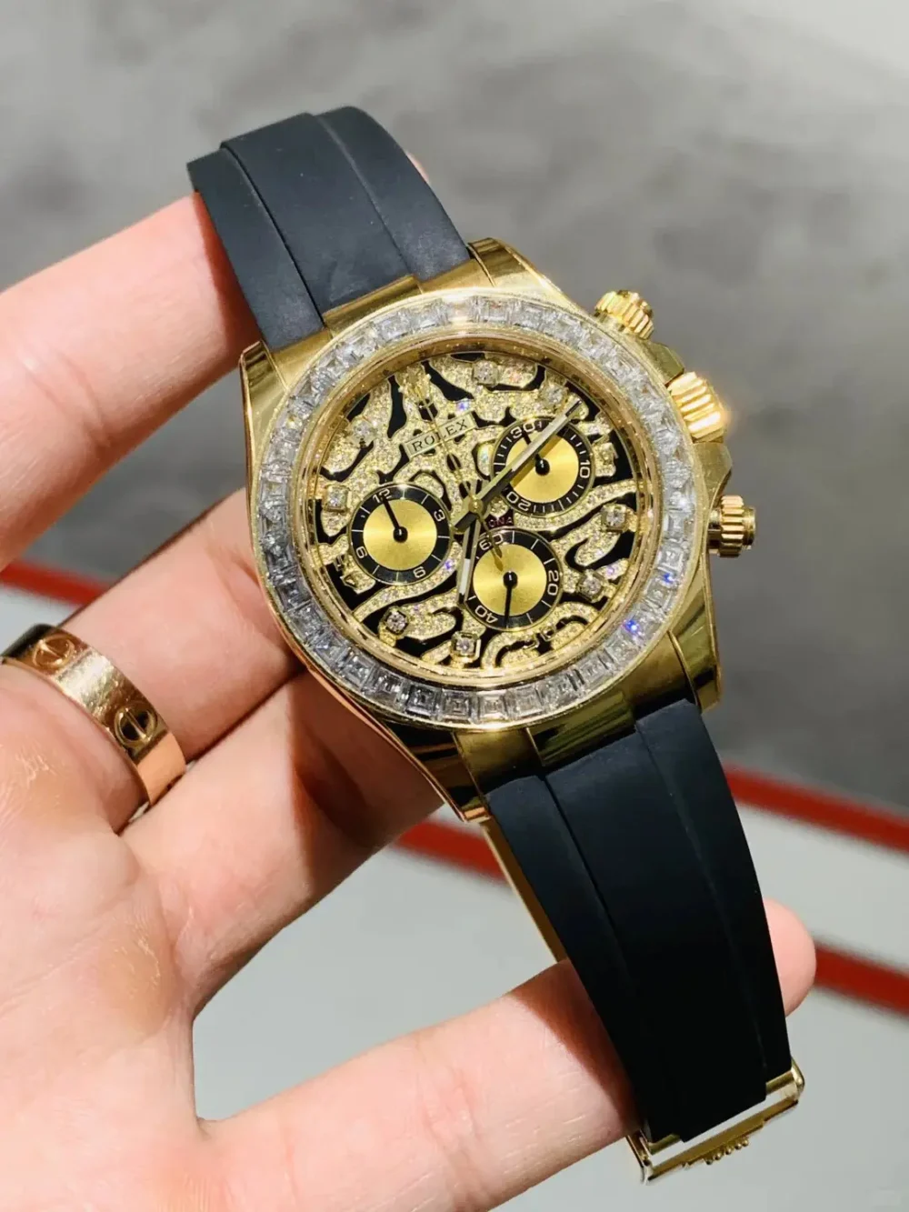 Rolex Cosmograph Daytona Everose Gold Baguette Diamond Bezel with Pavé Diamond Dial - Image 4